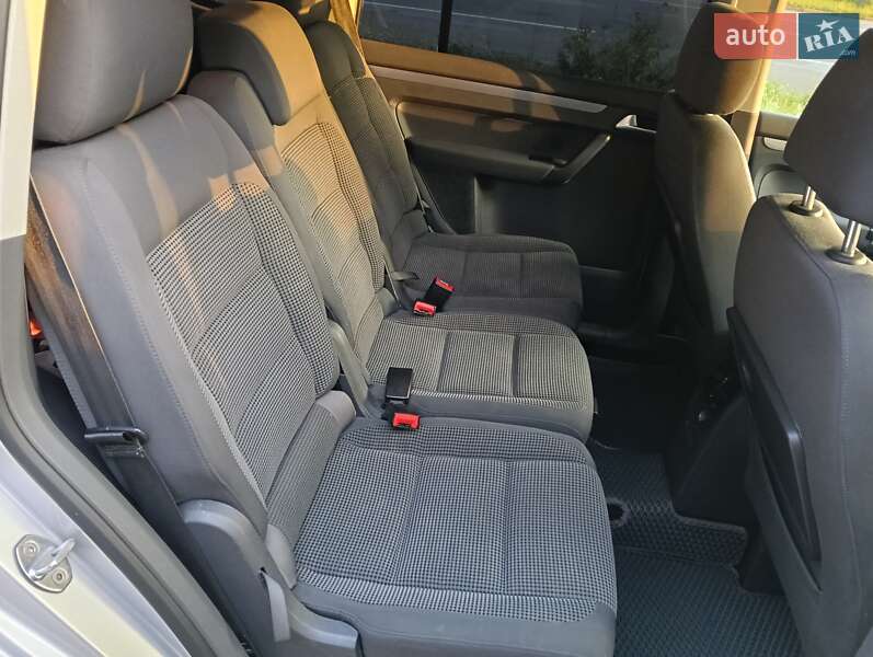 Минивэн Volkswagen Touran 2014 в Житомире