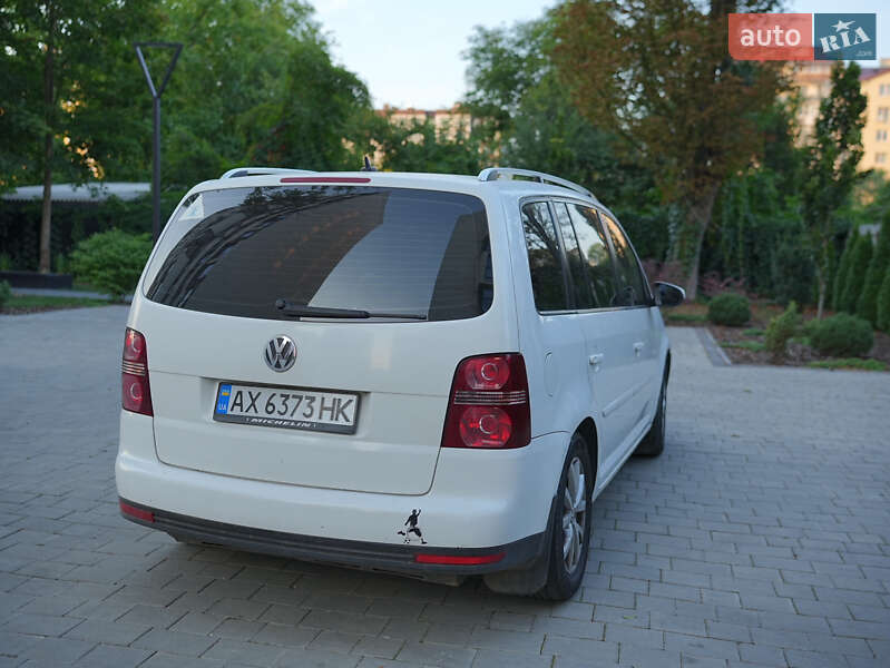 Минивэн Volkswagen Touran 2009 в Ивано-Франковске