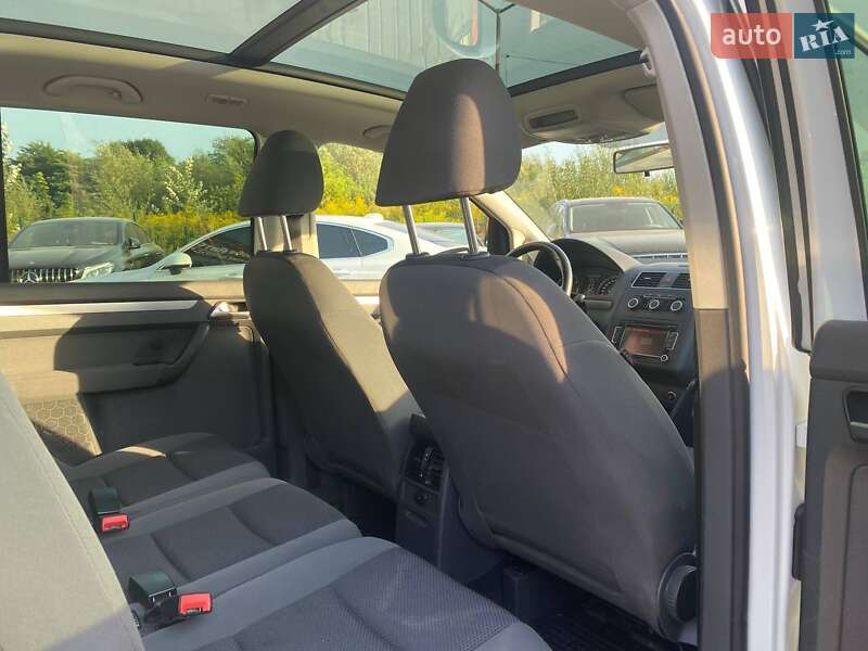 Мінівен Volkswagen Touran 2015 в Львові фото 22 Мінівен Volkswagen Touran 2015 в Львові