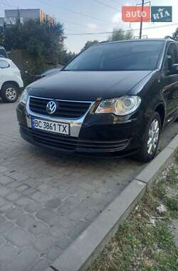 Минивэн Volkswagen Touran 2008 в Львове