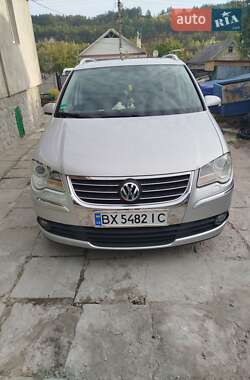 Мінівен Volkswagen Touran 2008 в Чемерівцях