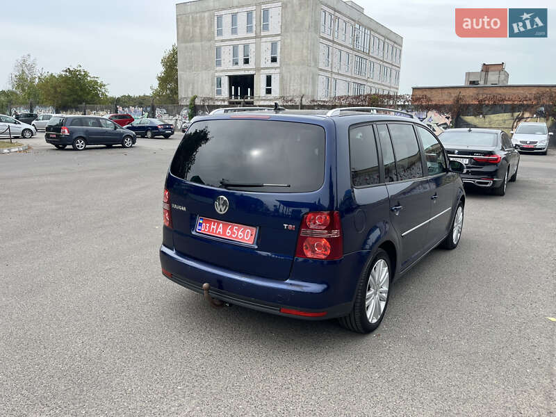Минивэн Volkswagen Touran 2008 в Луцке