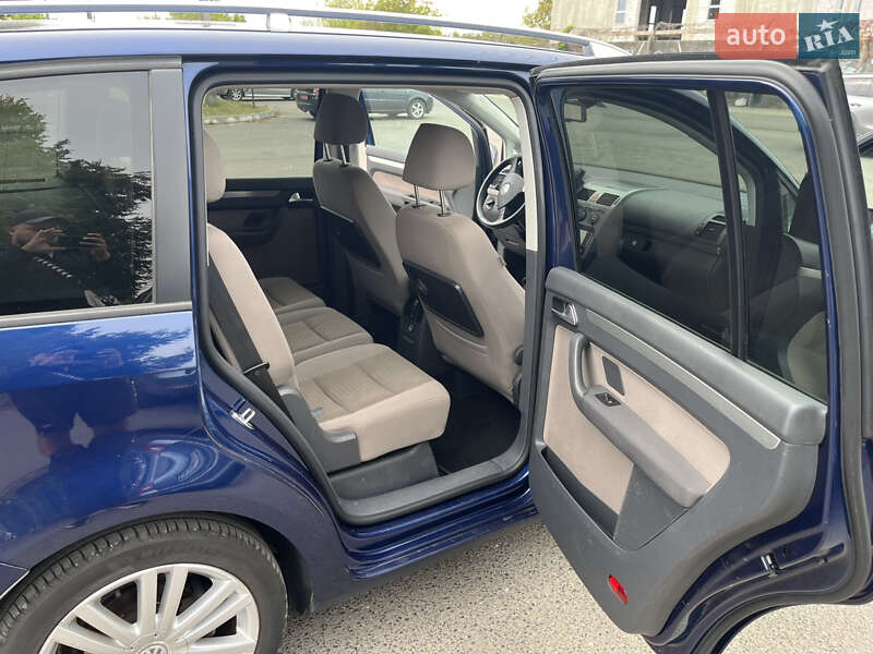 Минивэн Volkswagen Touran 2008 в Луцке