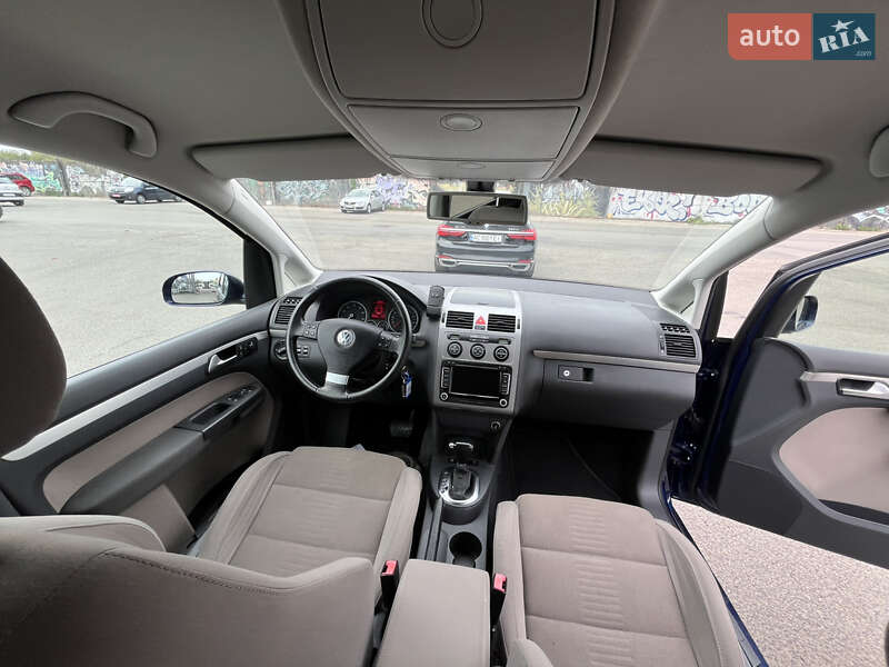 Минивэн Volkswagen Touran 2008 в Луцке