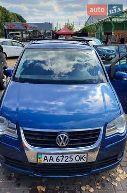 Минивэн Volkswagen Touran 2008 в Киеве