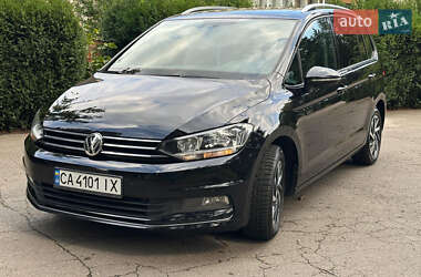 Микровэн Volkswagen Touran 2018 в Умани