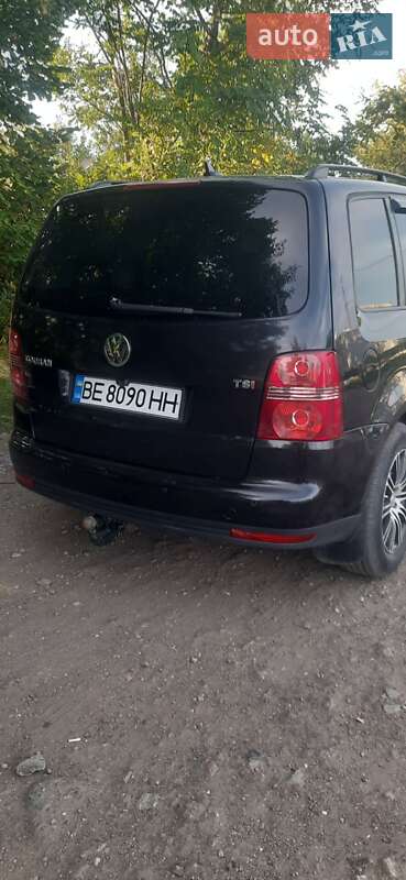 Минивэн Volkswagen Touran 2008 в Казанке