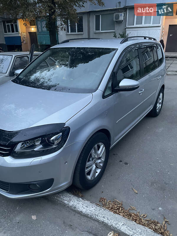 Минивэн Volkswagen Touran 2014 в Павлограде