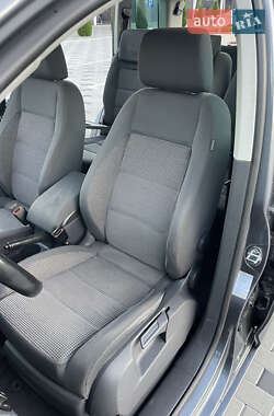 Минивэн Volkswagen Touran 2005 в 
