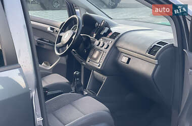 Минивэн Volkswagen Touran 2005 в 