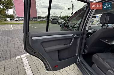 Минивэн Volkswagen Touran 2015 в 