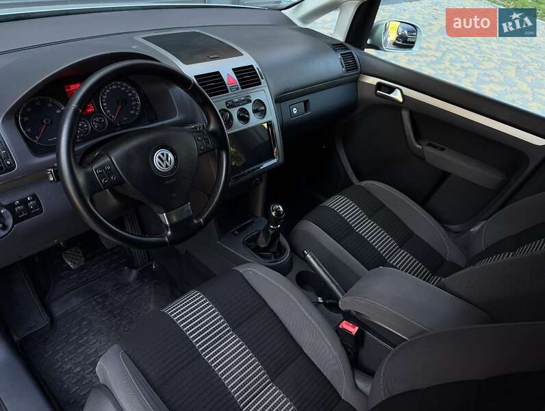 Мінівен Volkswagen Touran 2009 в Чернігові фото 6 Мінівен Volkswagen Touran 2009 в Чернігові