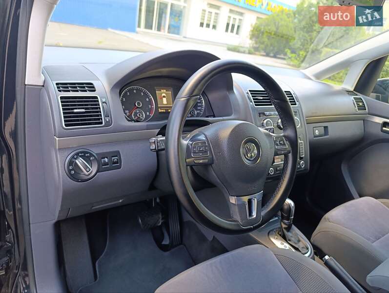 Минивэн Volkswagen Touran 2012 в Киеве фото 23 Минивэн Volkswagen Touran 2012 в Киеве