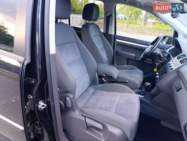 Минивэн Volkswagen Touran 2012 в Киеве фото 30 Минивэн Volkswagen Touran 2012 в Киеве