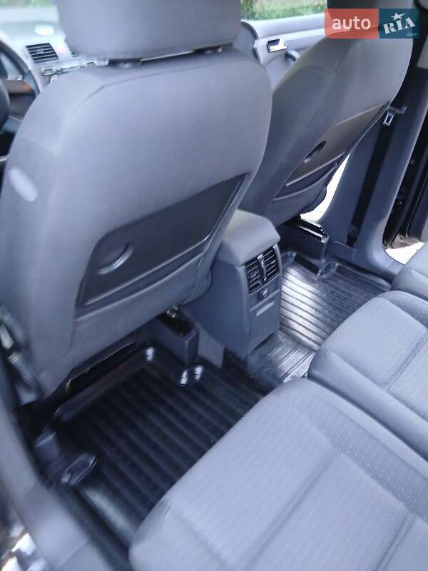 Мінівен Volkswagen Touran 2003 в Трускавці