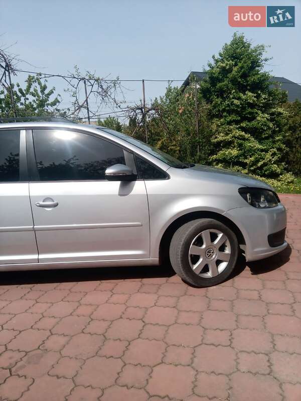 Минивэн Volkswagen Touran 2010 в Рава-Русской