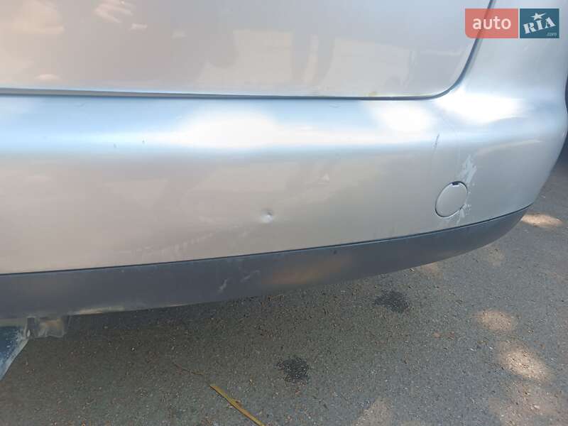 Мінівен Volkswagen Touran 2003 в Чернівцях