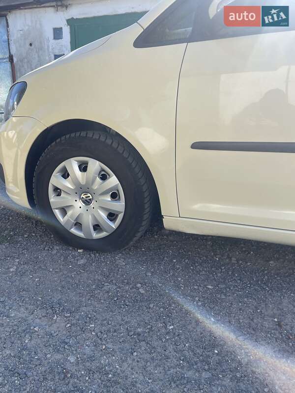 Минивэн Volkswagen Touran 2013 в Староконстантинове