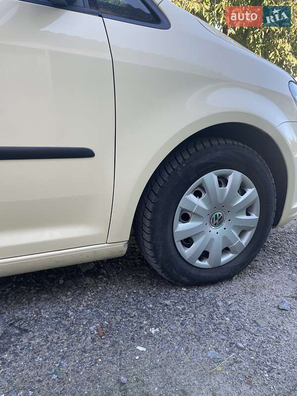 Минивэн Volkswagen Touran 2013 в Староконстантинове