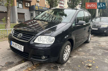 Минивэн Volkswagen Touran 2004 в Киеве