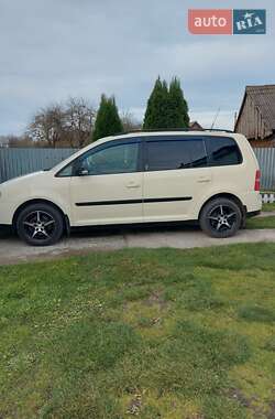 Мінівен Volkswagen Touran 2005 в Любомлі