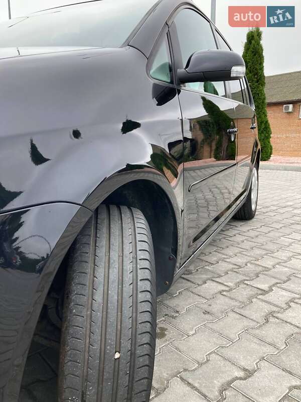 Минивэн Volkswagen Touran 2007 в Виннице