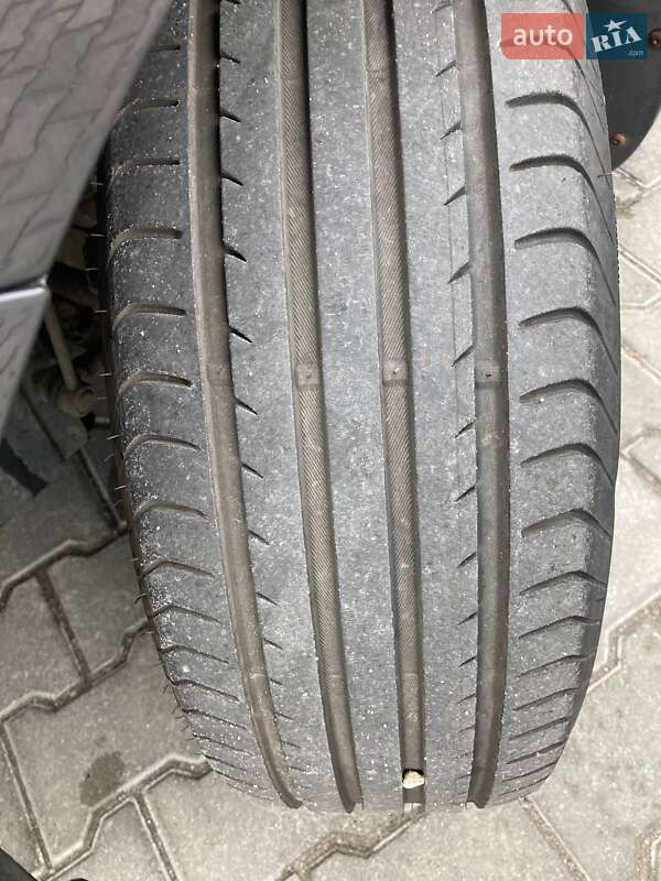 Минивэн Volkswagen Touran 2007 в Виннице