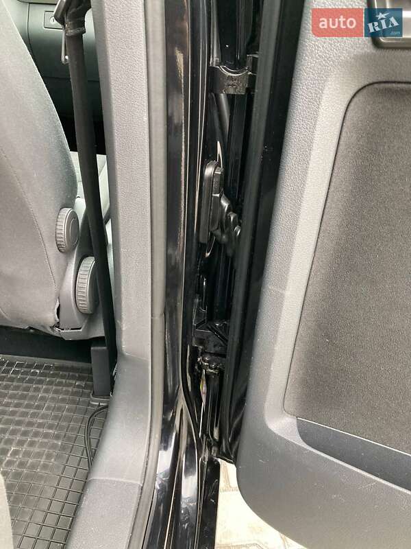 Минивэн Volkswagen Touran 2007 в Виннице