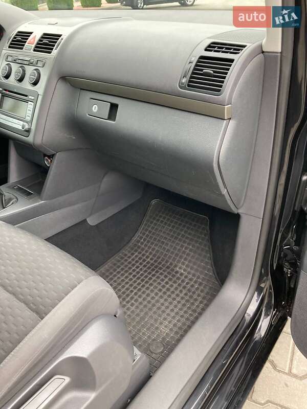 Минивэн Volkswagen Touran 2007 в Виннице