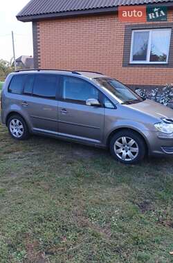 Мінівен Volkswagen Touran 2008 в Дроздыни