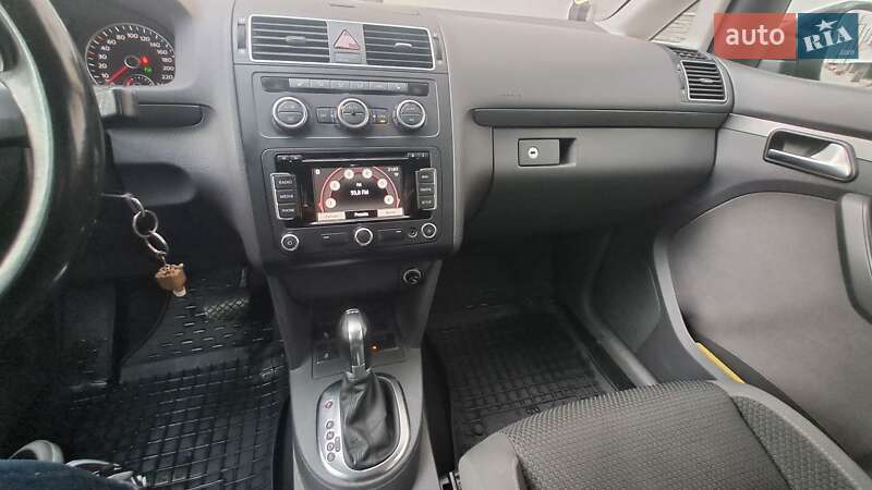 Минивэн Volkswagen Touran 2013 в Киеве