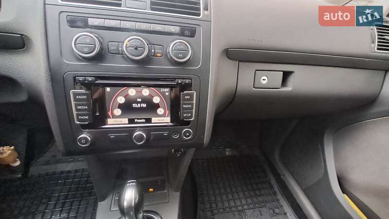 Минивэн Volkswagen Touran 2013 в Киеве