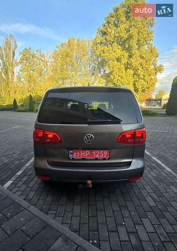 Мінівен Volkswagen Touran 2010 в Виноградові