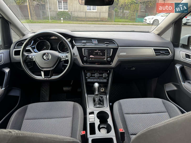 Микровэн Volkswagen Touran 2016 в Сваляве