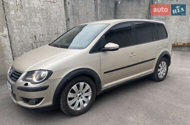 Минивэн Volkswagen Touran 2010 в Харькове