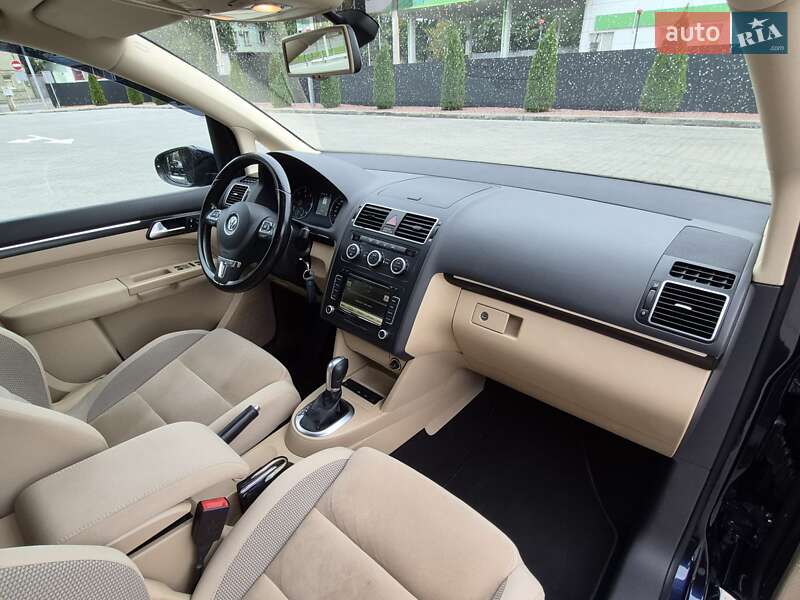 Мінівен Volkswagen Touran 2014 в Одесі