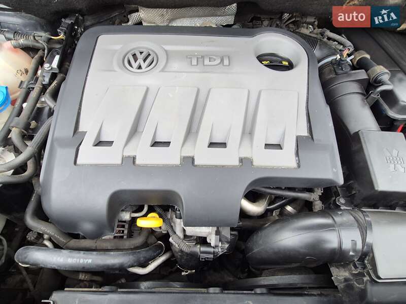 Мінівен Volkswagen Touran 2014 в Одесі