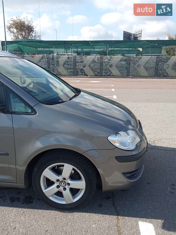 Мінівен Volkswagen Touran 2008 в Львові
