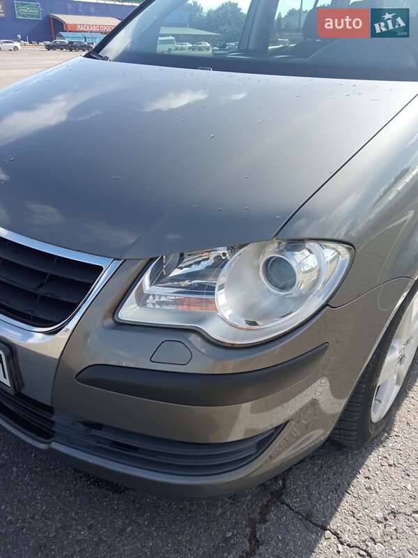 Мінівен Volkswagen Touran 2008 в Львові