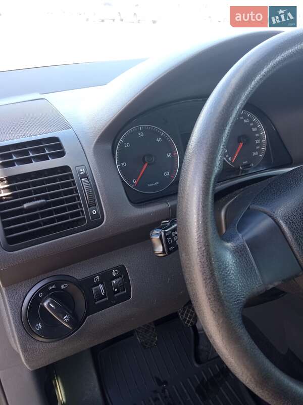 Мінівен Volkswagen Touran 2008 в Львові