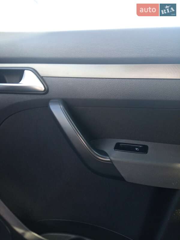 Мінівен Volkswagen Touran 2008 в Львові