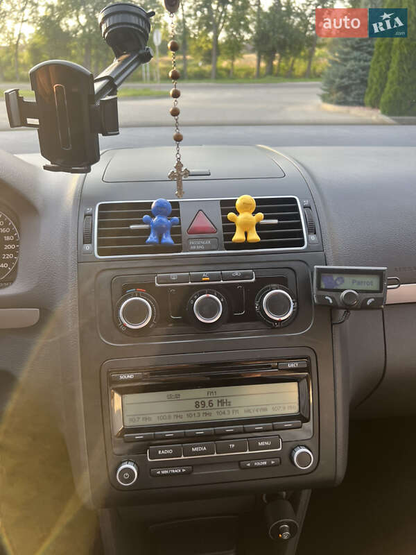 Минивэн Volkswagen Touran 2011 в Самборе