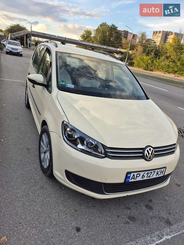 Минивэн Volkswagen Touran 2014 в Запорожье