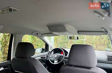 Минивэн Volkswagen Touran 2009 в 