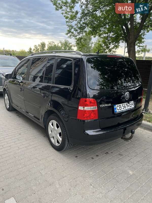 Минивэн Volkswagen Touran 2006 в Белогородке