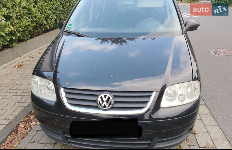 Мінівен Volkswagen Touran 2006 в Луцьку