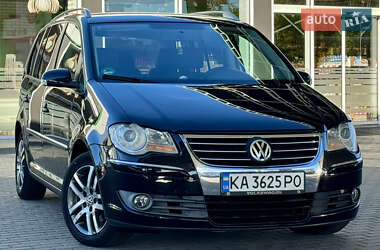 Мінівен Volkswagen Touran 2008 в Києві
