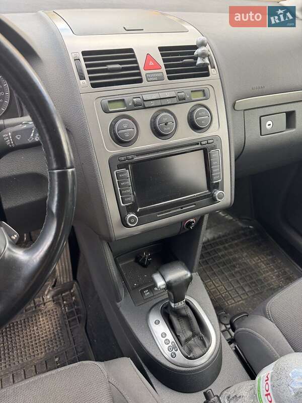 Минивэн Volkswagen Touran 2008 в Киеве