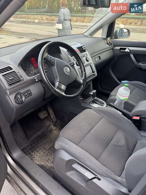 Минивэн Volkswagen Touran 2008 в Киеве