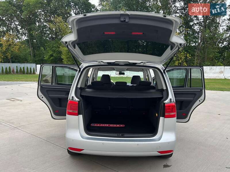 Минивэн Volkswagen Touran 2011 в Киеве